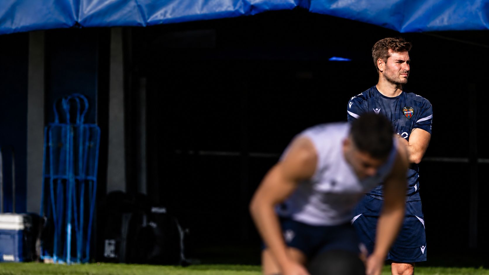Dr. Joel Gambín beim Training einer Profi-Fußballmannschaft
